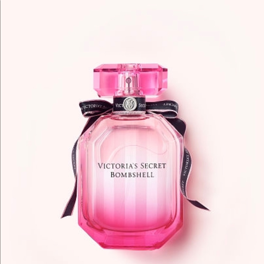 NWT Victoria's Secret Bombshell Eau De Parfum 1oz